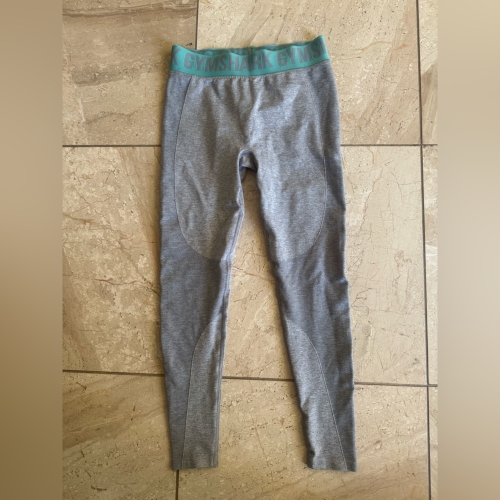 Gymshark Gray compression Leggings grey and teal size medium